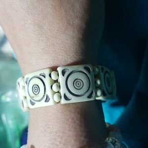 Bone streachy bracelet